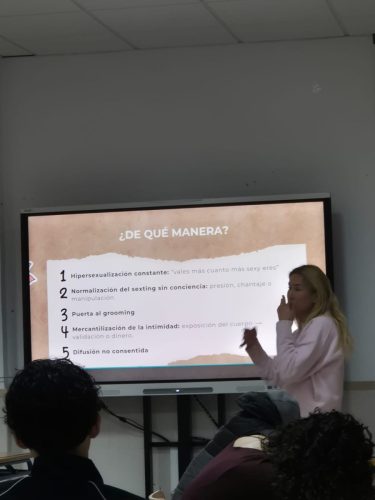 Taller sexualidad y redes sociales 4º ESO impartido por Tatiana de Sexeducarte 2026